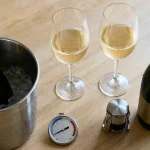 Champagne au frigo combien de temps : bouteille ouverte et fermée